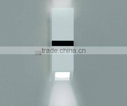 LAYER WALL MOUNTED LIGHT