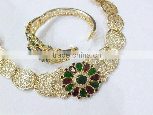 New design gold plated costume jewelry gold necklace and bracelet micro zircon set