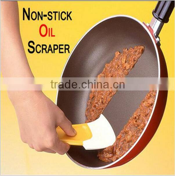 Two color Non-stick oil platinum silicone scraper with PC handler