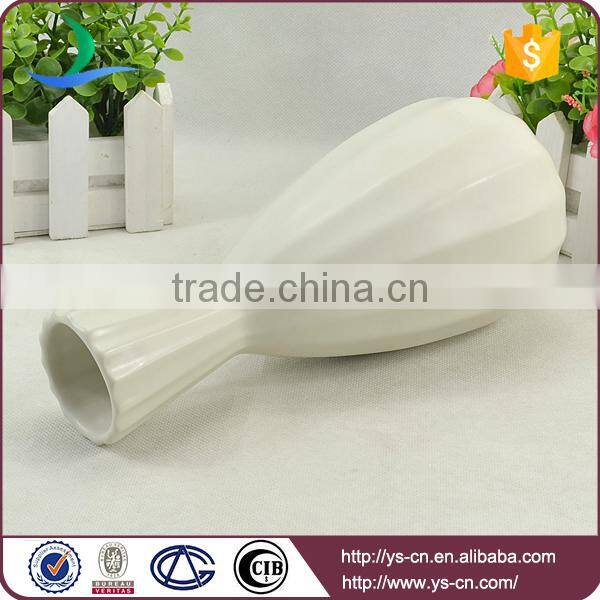Chaozhou factory hot selling white ceramic vase home decoration