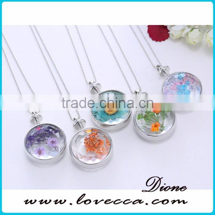 Cheap Golden Plated Alloy Chain Glass Heart Pendant Dry Flower Necklace
