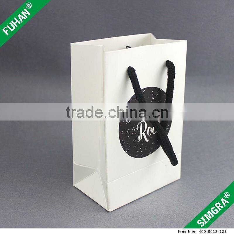 Custom Multicolor Printed Packaging Paper Bag for Clothing
