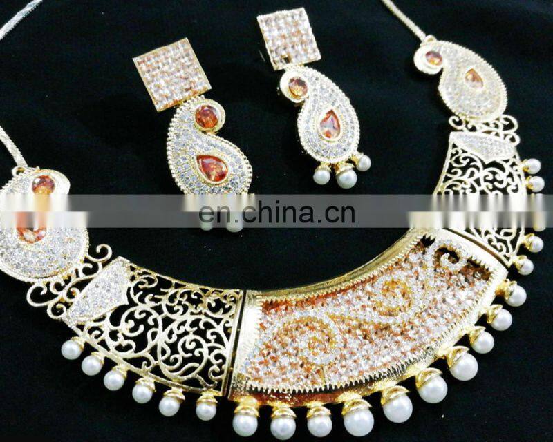 Dashing Piece Gold Plated American Diamond Jewelry Necklace Earrings Set