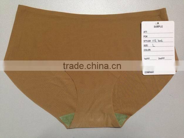 Seamless Girls Sexy Thongs Underwear under