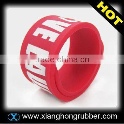 latest promotional silicone slap bracelet