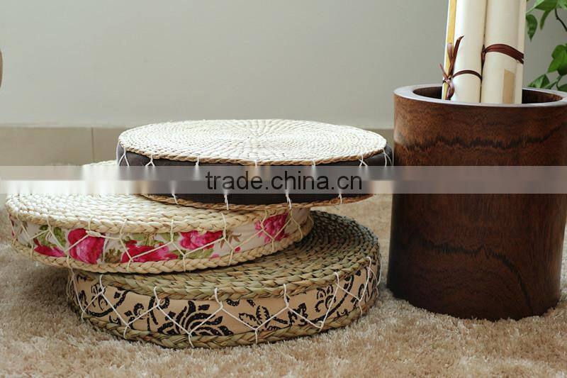 handmade natural fiber cornhusk straw cushion