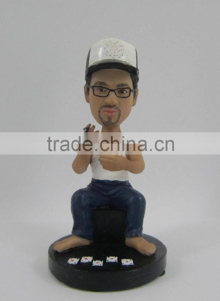 New Fashion Custom Made Resin play cards/Mahjong man Figurine