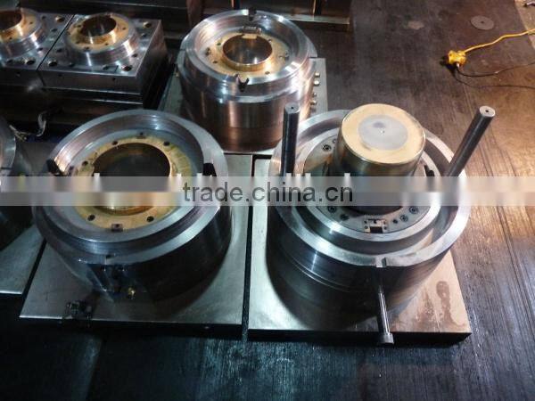 Multi cavities plastic cup mould with hot runner