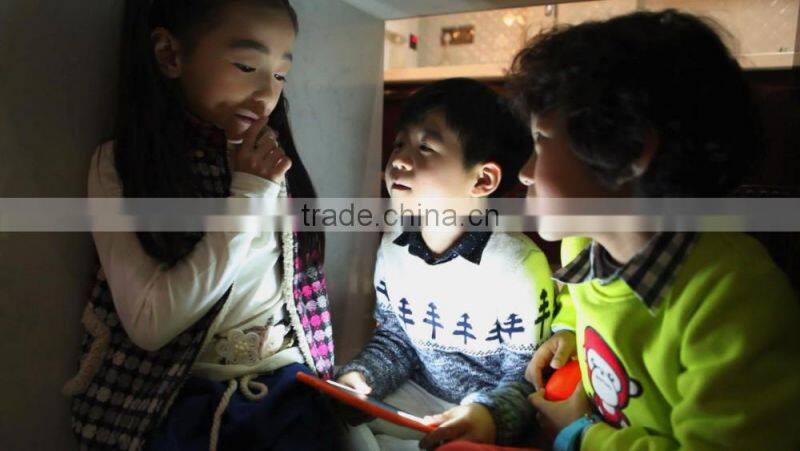 5600mah factory price household window solar charger with flashlight