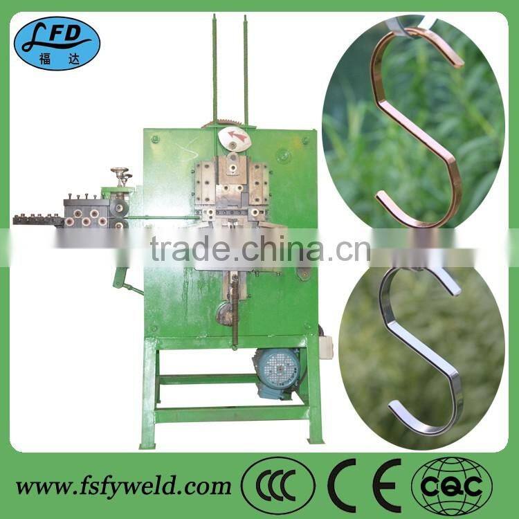 Automatic wire hanger making machine