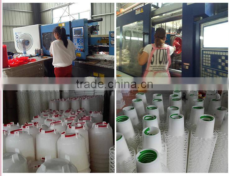 Chicken house using poultry feeders and drinkers/plastic chicken feeder