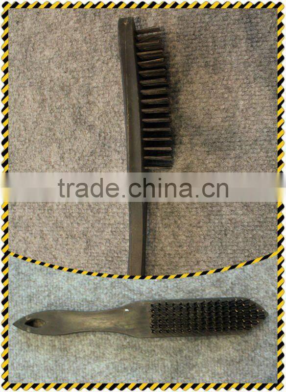 109-A BRUSH WITH WOODEN HANDLE