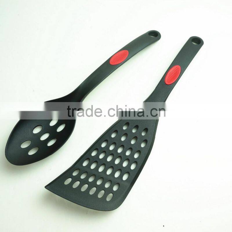 33053 nylon kitchen tturner and spoon