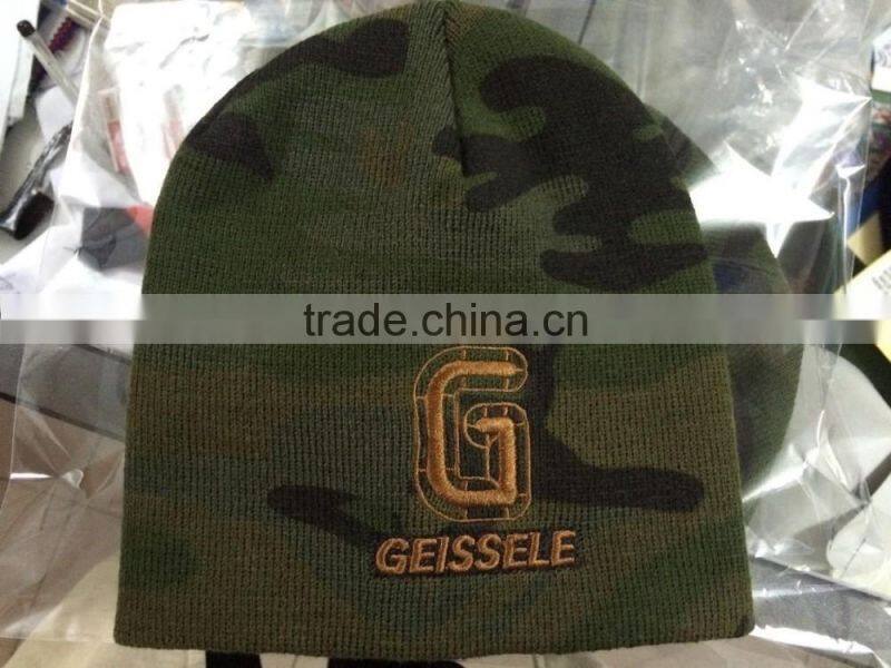 Custom camo printing knitted hats with 3d embroidery winter hat