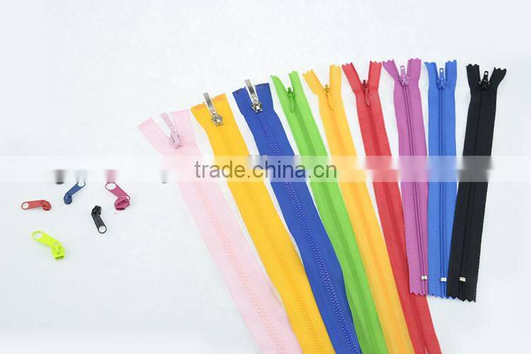 Nylon Metal Plastic Zipper Custom Zipper Manufacturer