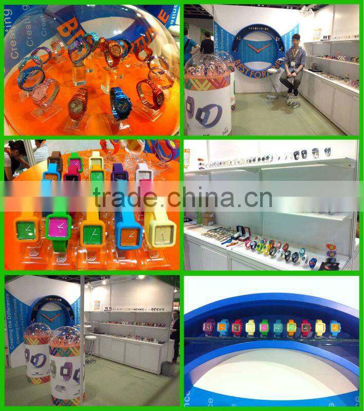 LP1141B_PU Cheapest promotion choice colorful silicone slap on LCD silicone ion watch