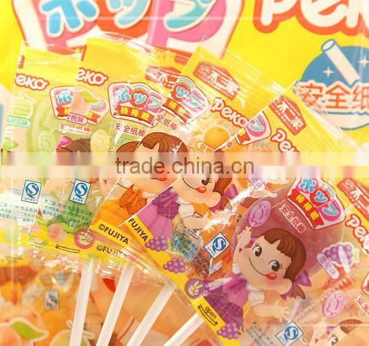 Flat lollipop wrapping machine