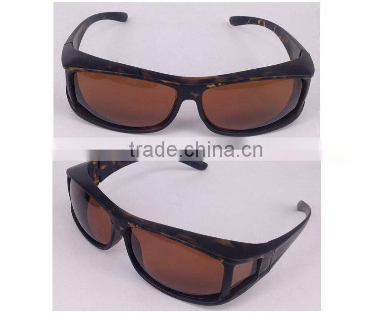 2016 Novelty new custom variety colors plastic safety sunglasses with side window