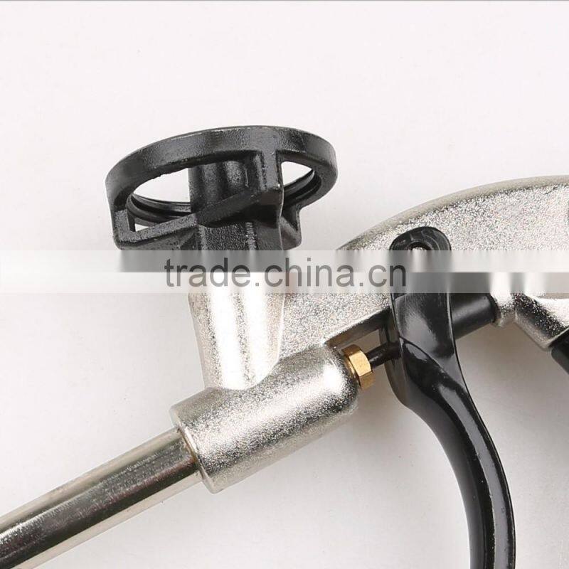 Pneumatic dispensing PU foam gun