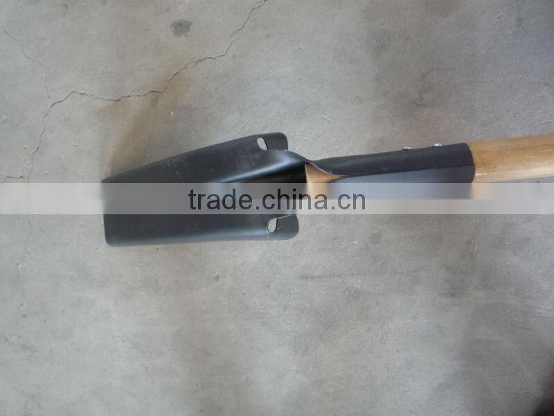 Ditch spade with wood handle