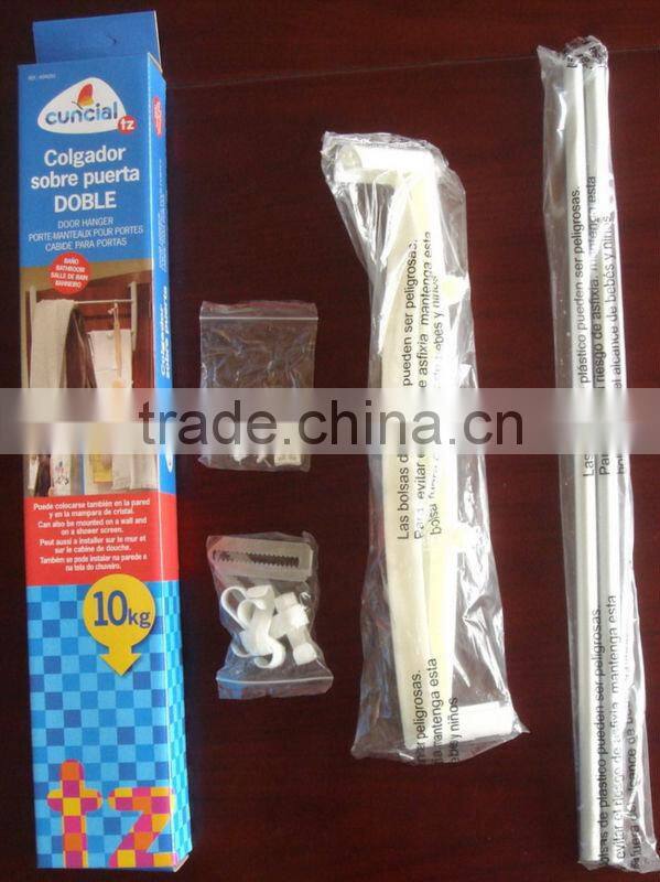 white adjustable over the door clothes hanger with 6 hooks