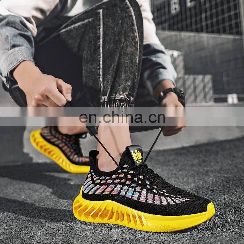 Factory Outlet 2021 Christmas and Winter New Korean Fashion Trend Flying Knitted Custom Men's Fashion Casual Sports Shoes