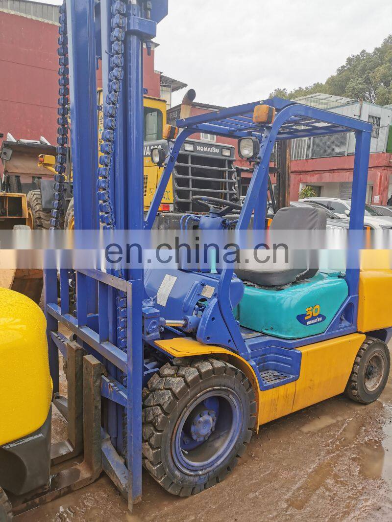 Secondhand Japanese diesel forklift , mini used komatsu 3 ton lifting machine for sale in Hefei