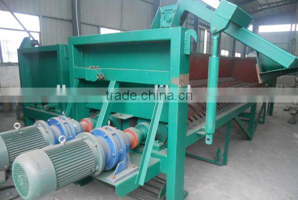 High capacity and peeling efficiency double roller wood log debarker with automatic discharge