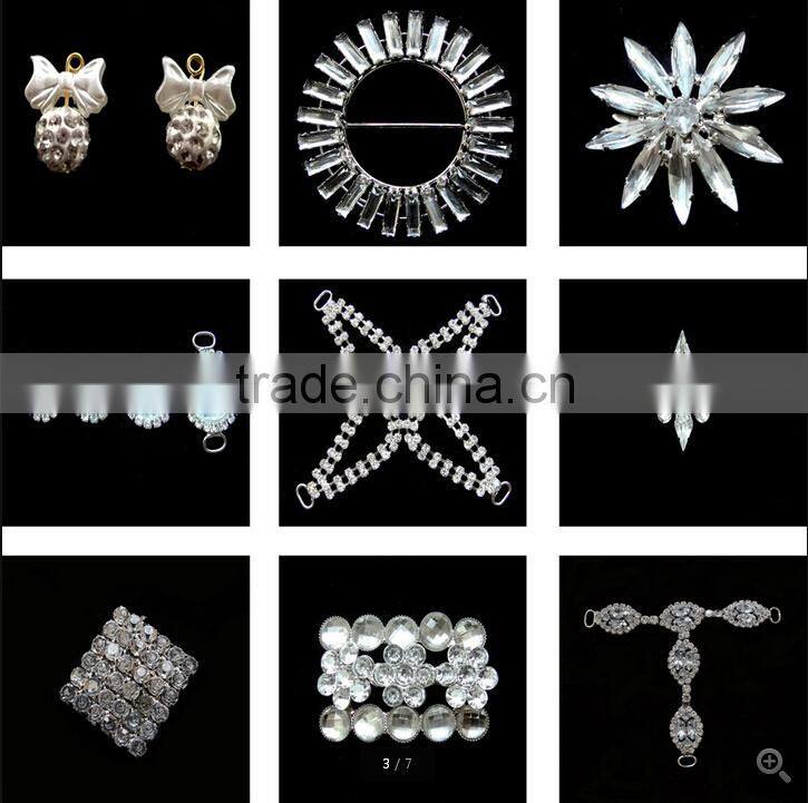 Antique light green enamel Plated rhinestone On stem Branch Leaf Pin Brooch