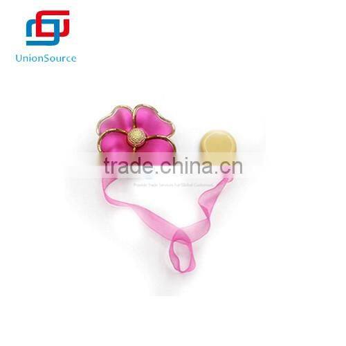 Plastic Flower Curtain Buckle With Four Petals