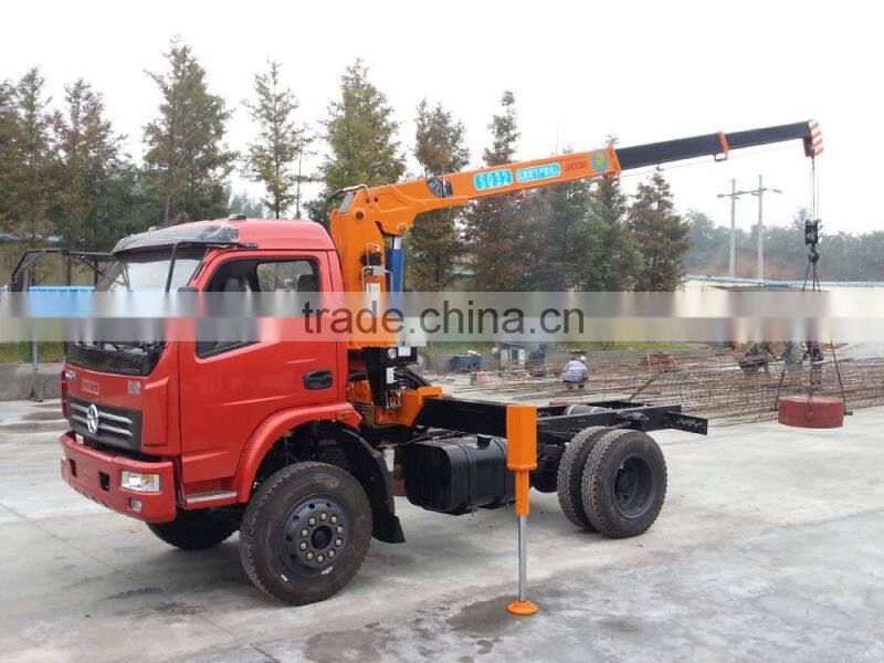 hand operated lifting equipment on truck, Model No.: SQ3.2S3, 3.2ton truck crane with telescopic booms.