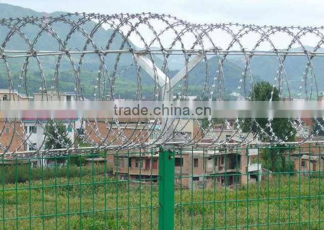 razor barbed wire mesh fence