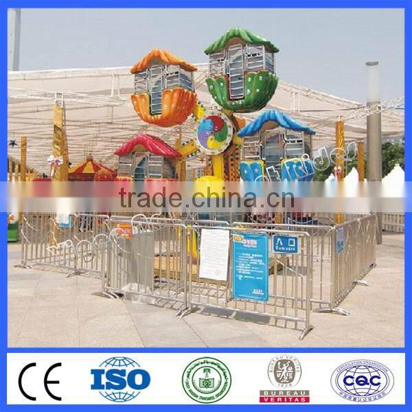 Theme park ride mini ferris wheel