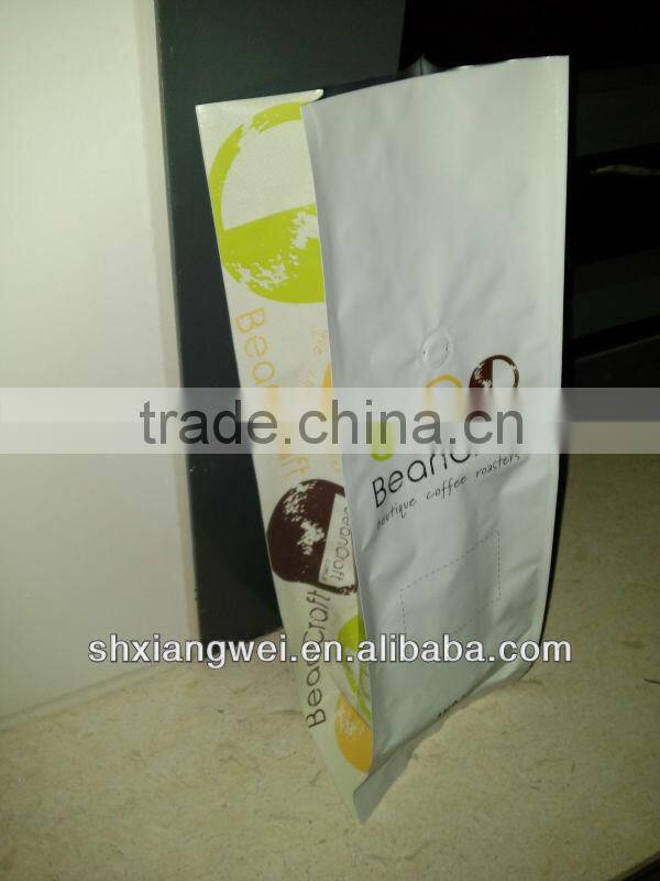 Quad sealed Coffee bags with degassing valves