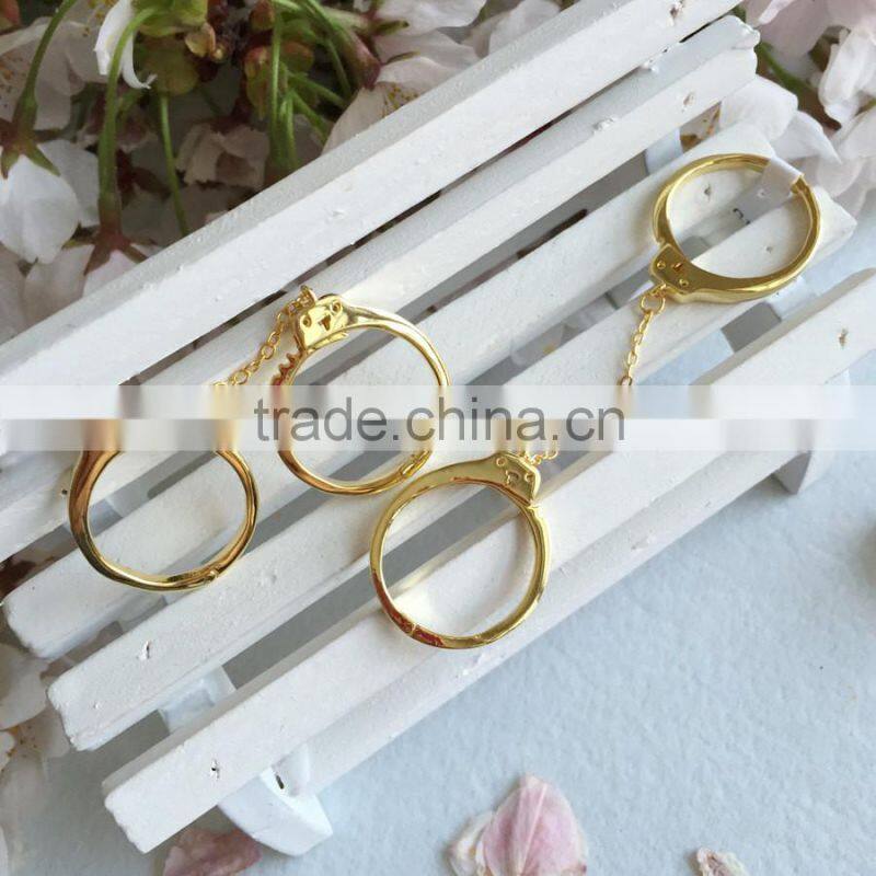 Latest daliy wear women double finger handcuff rings wholesale