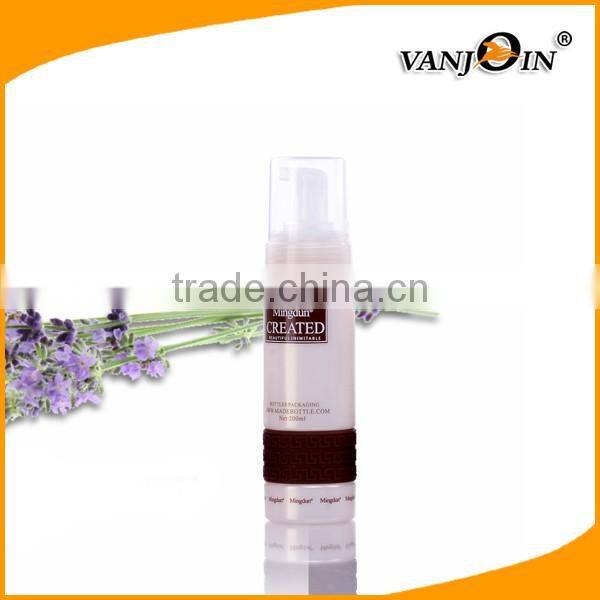 Black Man Use Foaming Pump Cosmetic Bottle