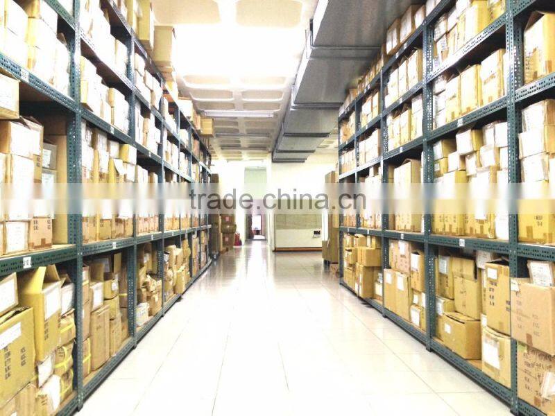 Professional chainsaw parts engine crankshaft for locking screw