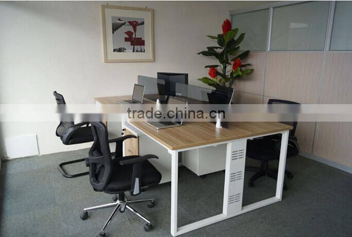 Modern Wooden 4 Seats Office Partition Workstation Office Furniture