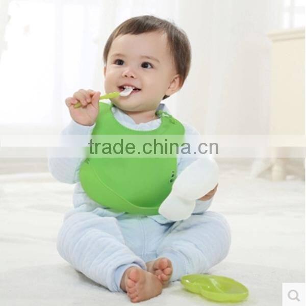 food grade cute baby pouch,promotional gift silicone baby bibs,waterproof kids bib