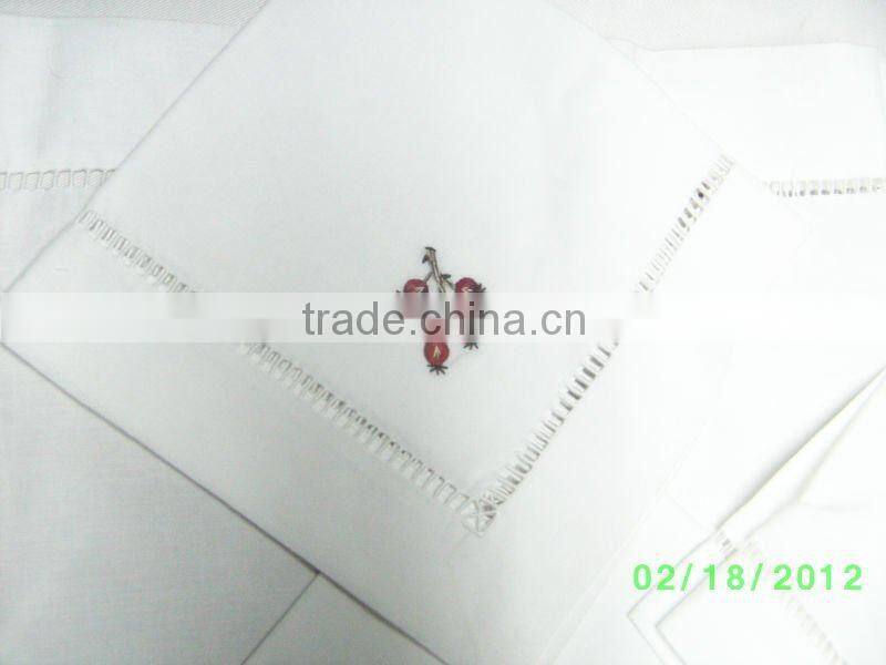 hand embroidery table runner