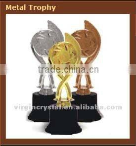 Manufacturer and Exporter of Metal Star Trophy With Figure