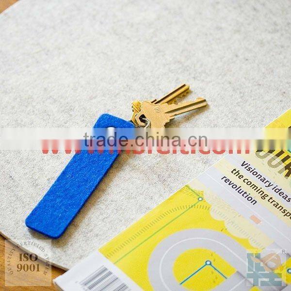 Simple and Practical Wool felt keychain