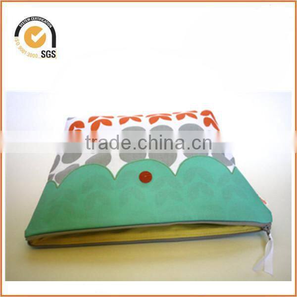 Retro Style Zipper Pouch/Makeup Bag: Lotta Jansdotter Fabric with Aqua Scallop and Orange Vintage Buttons By Chiqun Dongguan