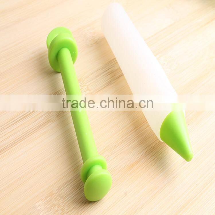 Hot sale Silicone Macaron Cake Decorating Pen with 3 Nozzles Set Kit Baking Tool