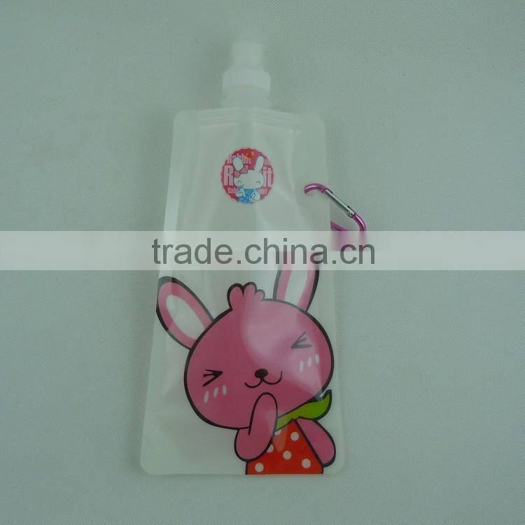 2015 newly foldable water bottle handly Singapore plastic bottle with carabiner