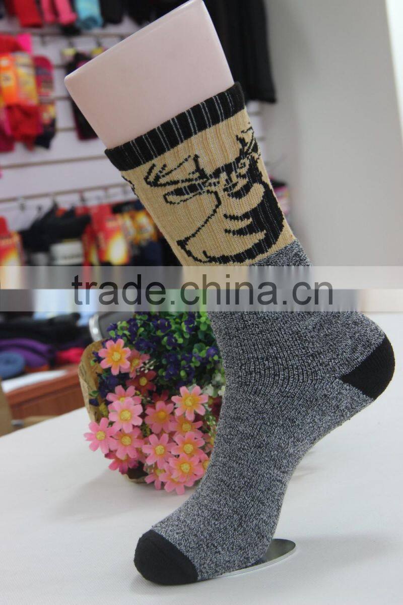 2016 fashion custom men cotton long sock in zhuji