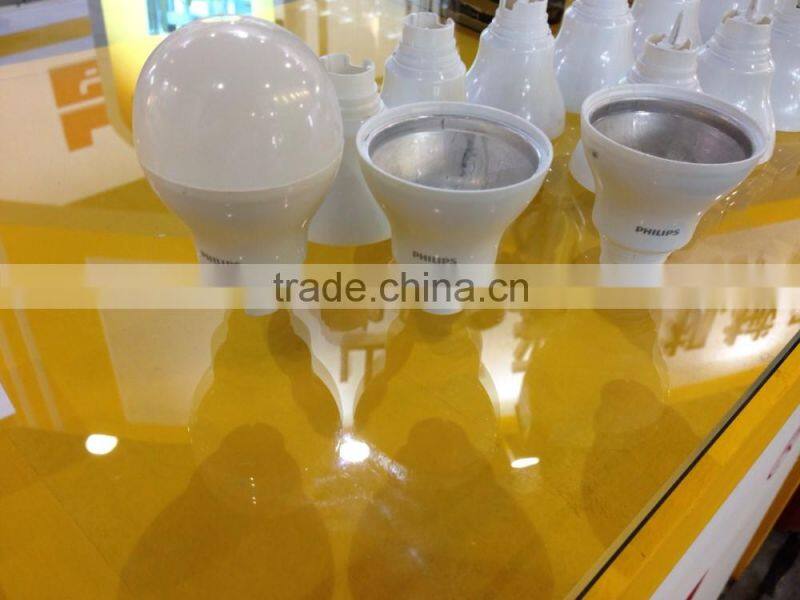 Vertical injection moulding machine-rotary table