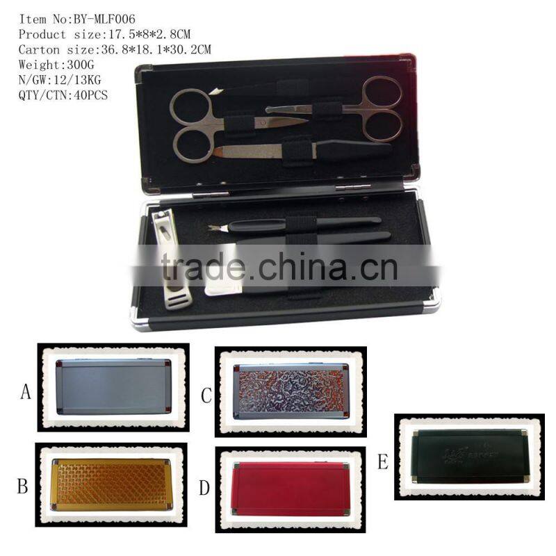 Aluminium case packing personal care manicure set