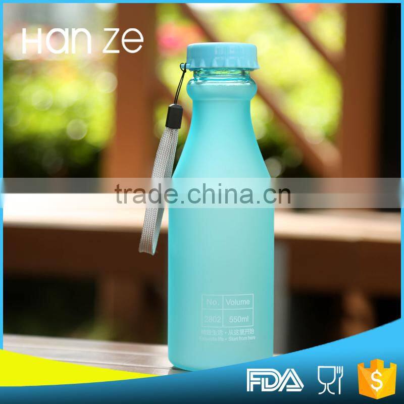 2016 hot sale and good quality portable blue glass water bottle
