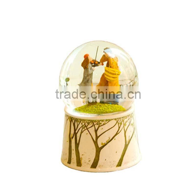 wedding party use & gifts custom made polyresin wedding snow globe